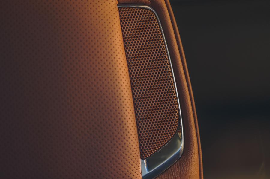 Детали интерьера Cadillac Escalade Luxury 2020 года  (NA) (фото 7 из 11)